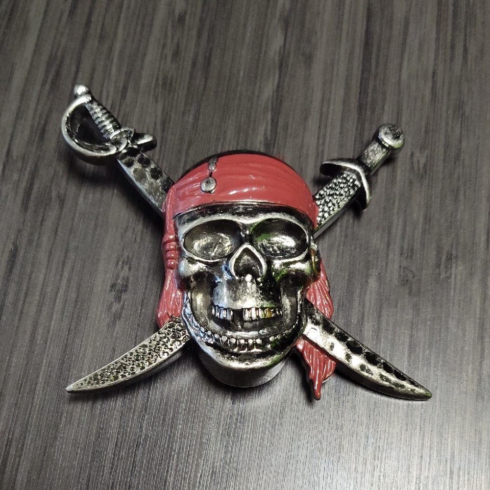 Disney Pirates of the Caribbean Belt Buckle Silver Enamel Jolly Roger’s Skull